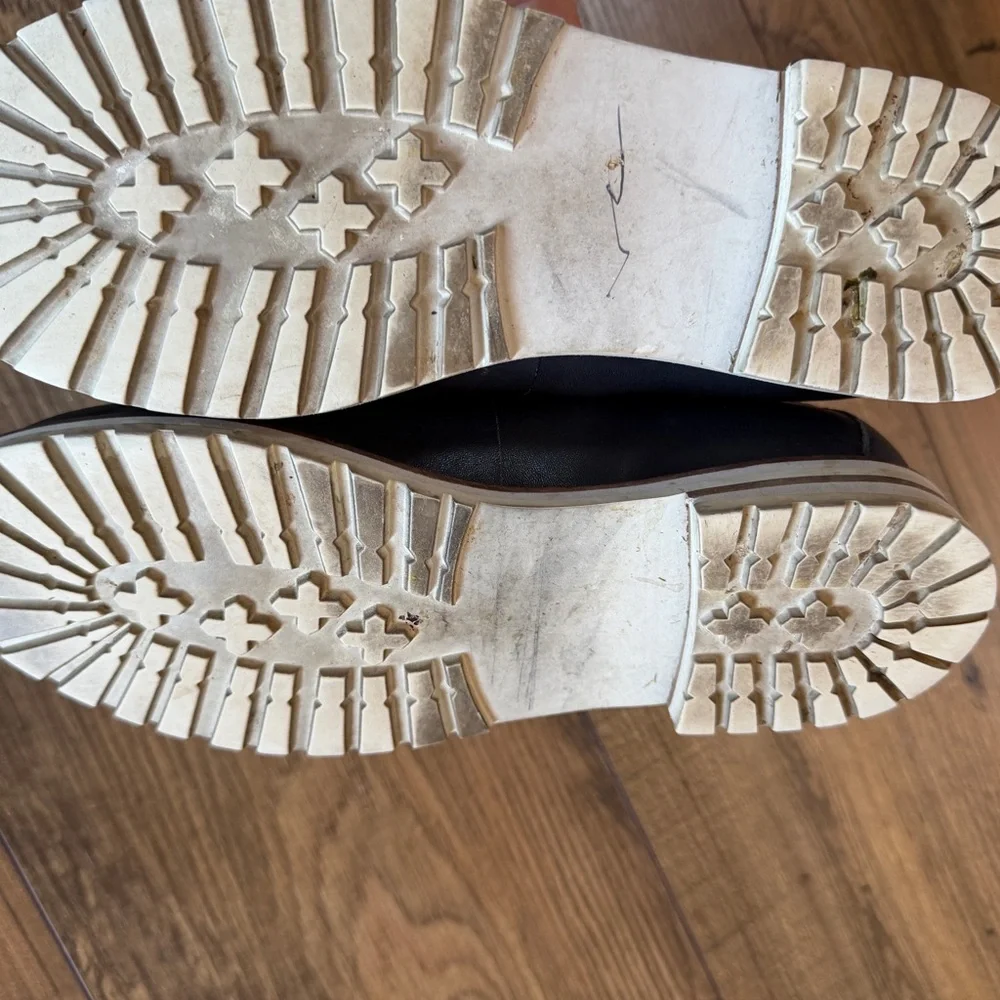 Talbots‎ Ladies Size 6 Elegant Navy Loafers with Fringe Detail